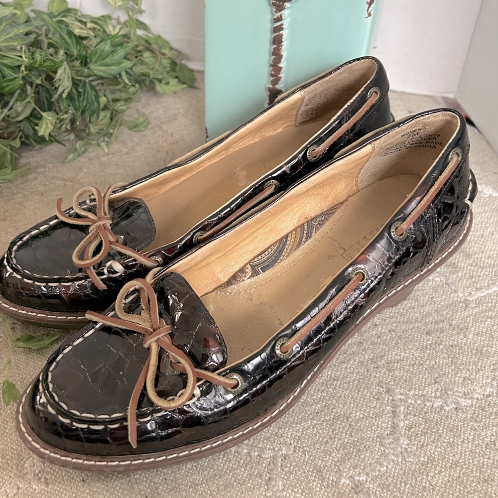 Sperry Embossed Wedge about Shoes. Size 7. MSRP $119.00